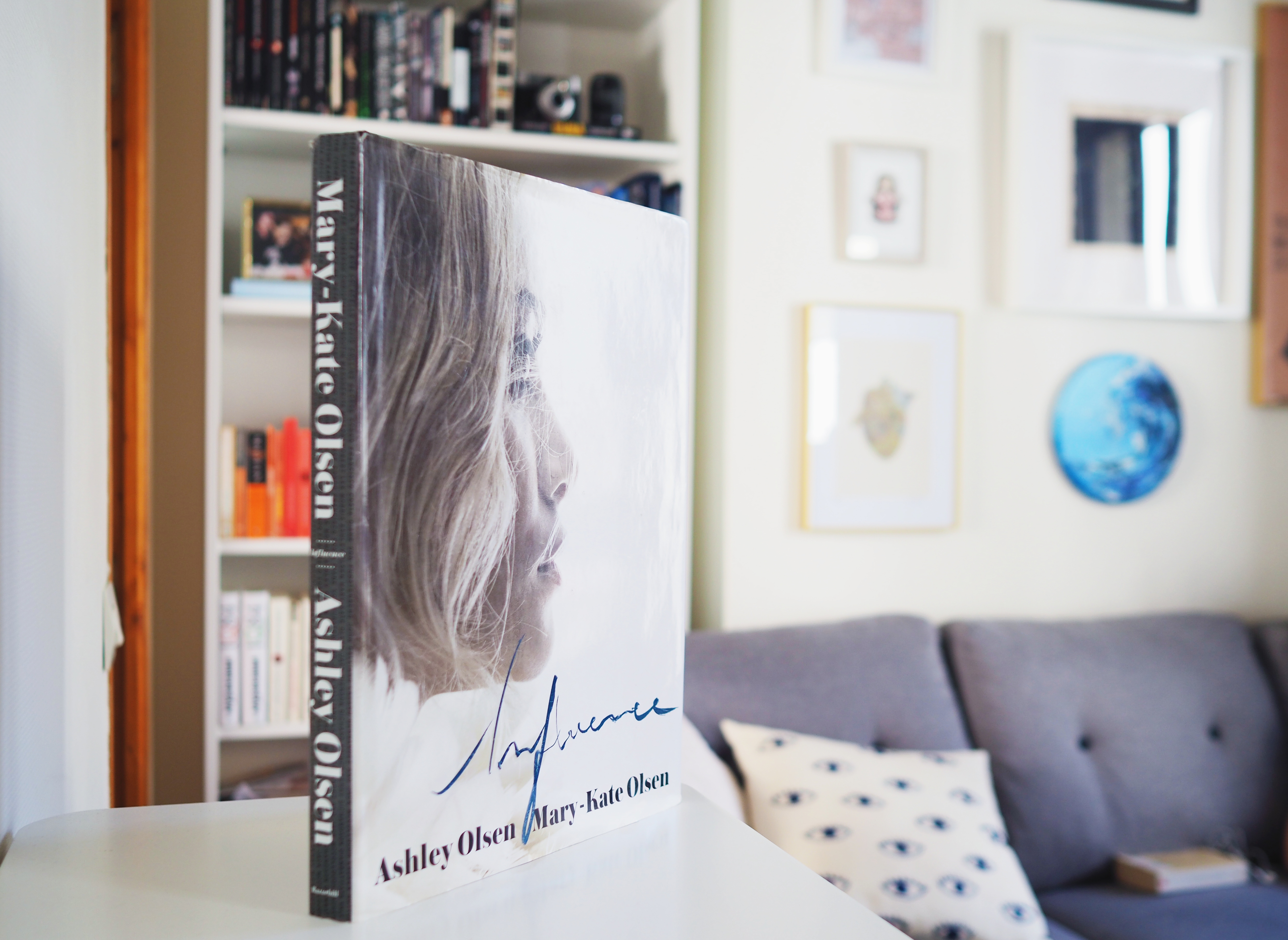 Influence – Mary-Kate Olsen, Ashley Olsen – VK READS